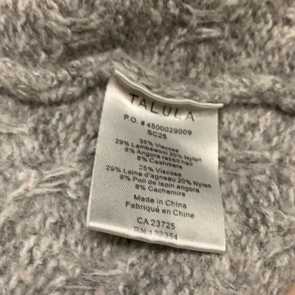 ⭐️HOST PICK ⭐️ Aritzia - Talula Gray Cashmere Knit Cardigan - Picture 6 of 6